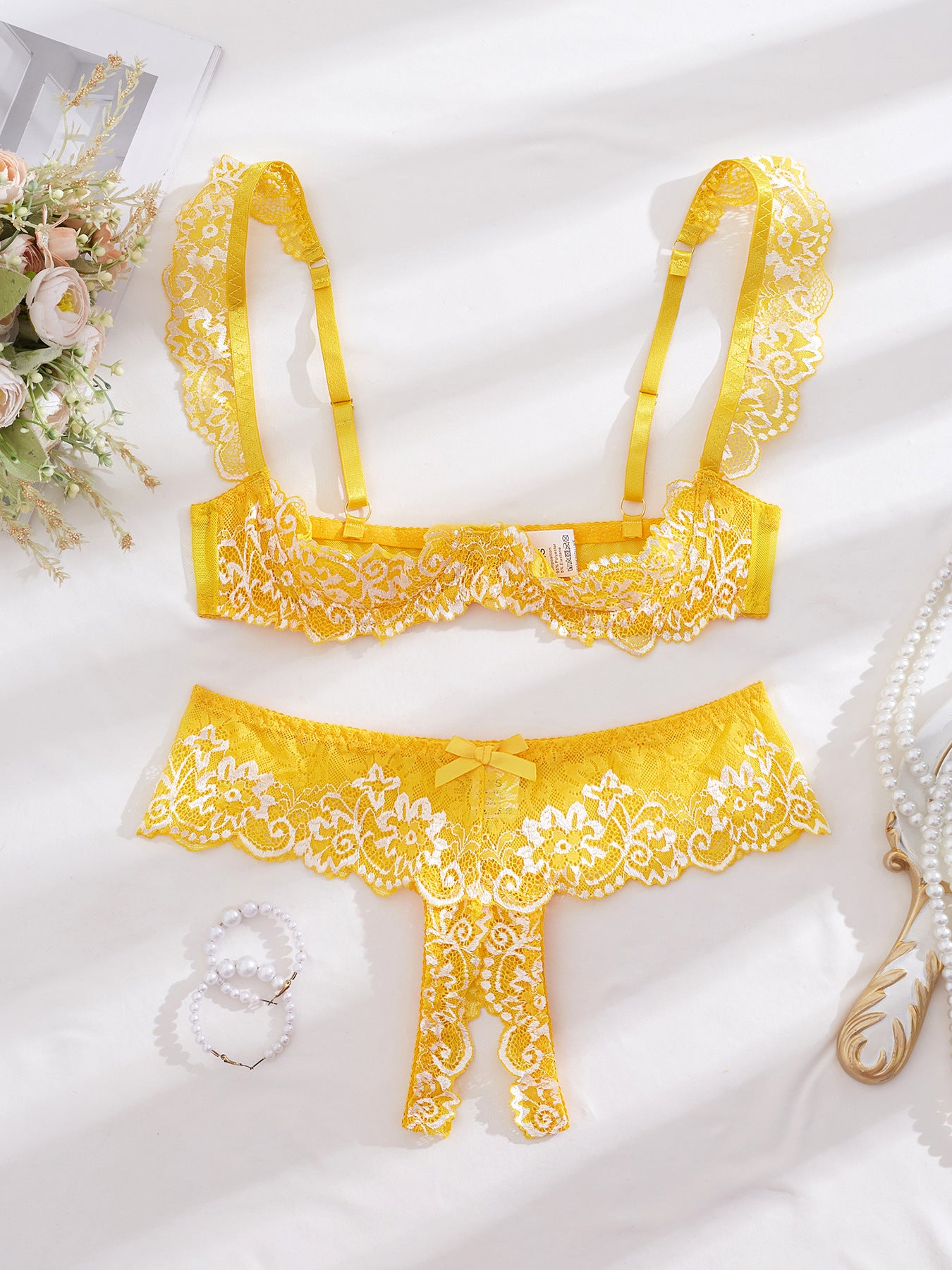 Cute Girl-Style Lace Bra And Underwear Set